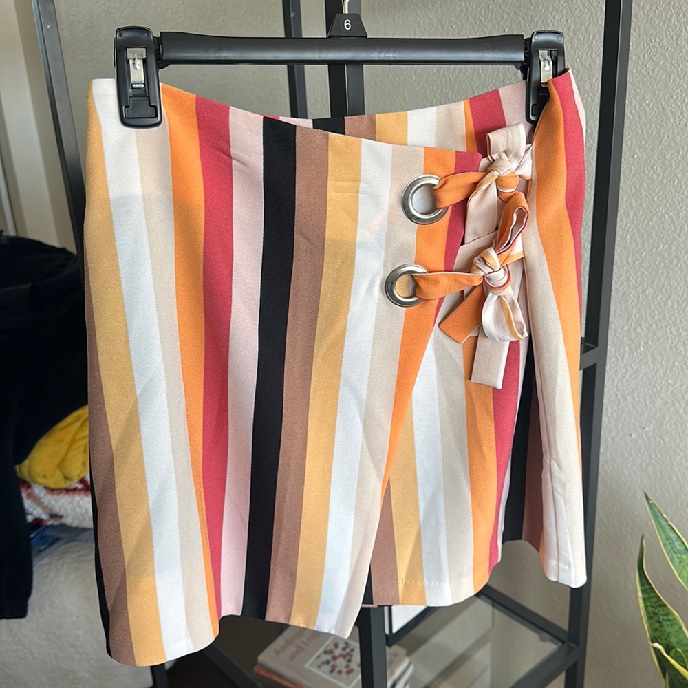 URBAN OUTFITTERS Skirt - Picture 2 of 6